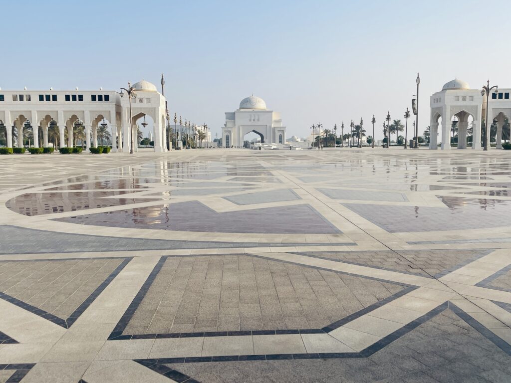 プレジデンシャルパレス（QASR AL WATAN）の広場