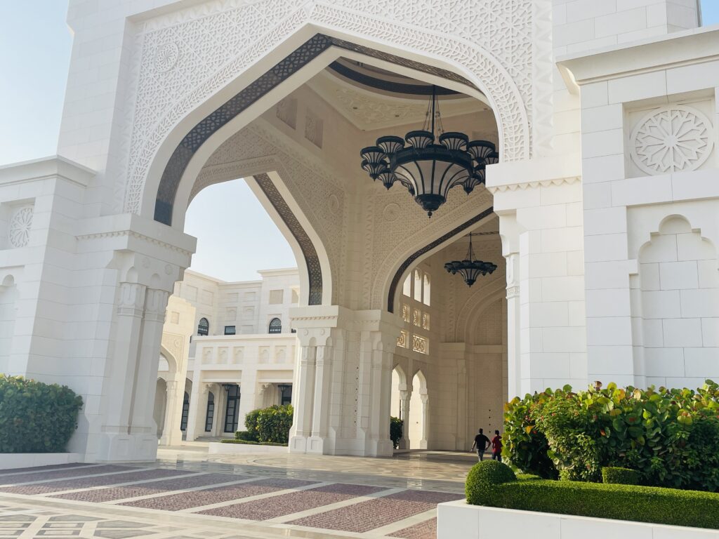 プレジデンシャルパレス（QASR AL WATAN）の入口